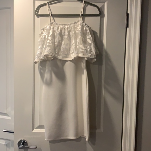 White dress - Picture 2 of 3